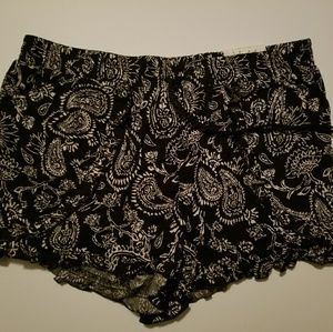 Mudd Paisley Print Shorts